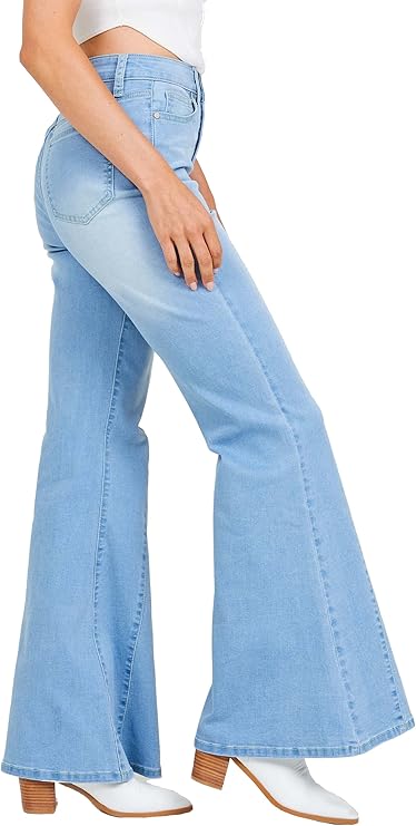 Altar’d State Janice High-Waisted Fit & Flare Jeans – Whitewash Blue