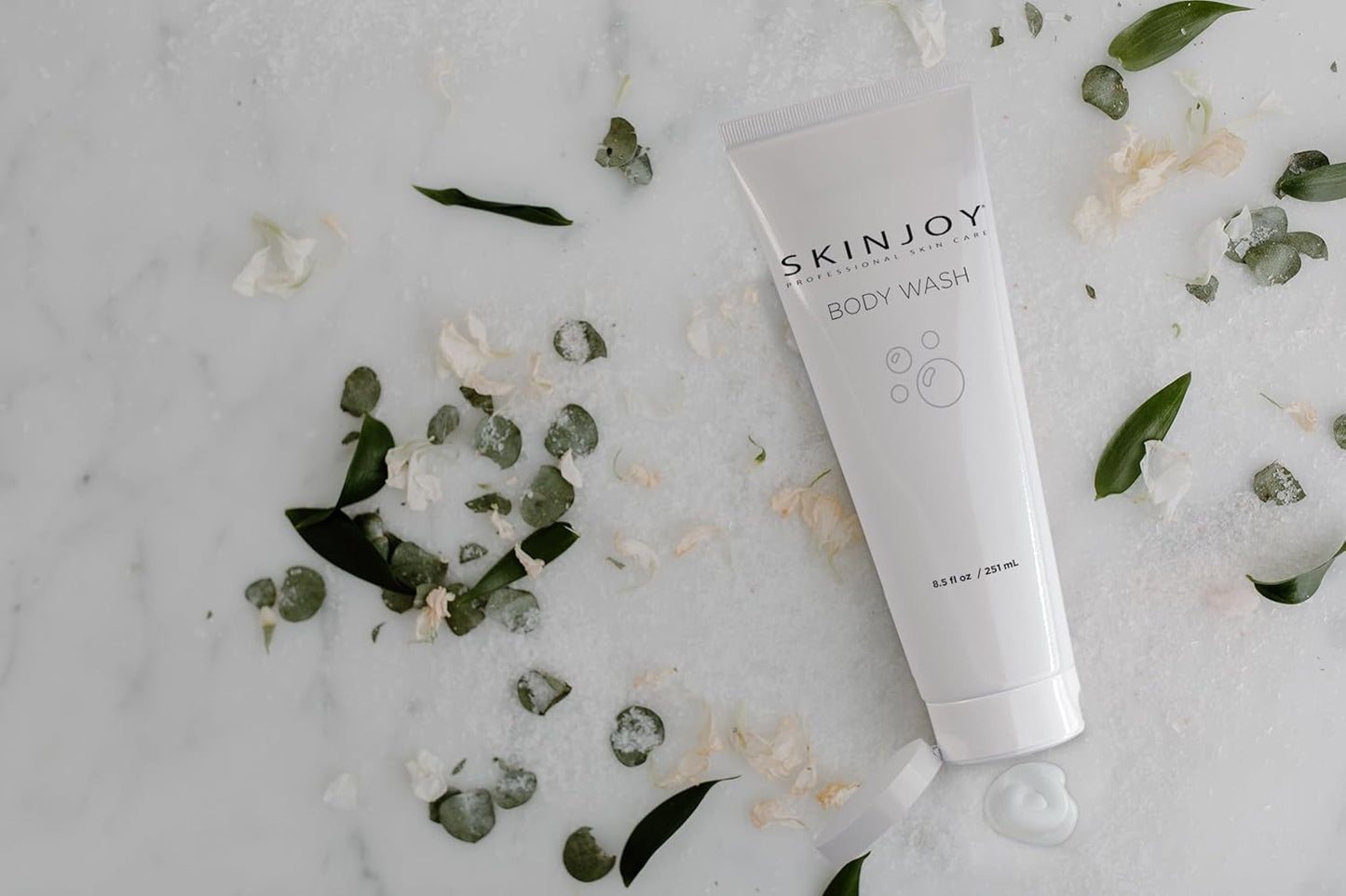 SKINJOY Body Wash – Moisturizing Natural Cleanser for Dry & Sensitive Skin with Aloe, Chamomile & Vitamin B5 (8.5oz)